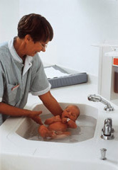 акриловая ванночка для новорожденных детей