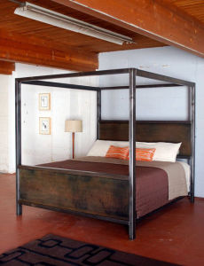 кровать двуспальная на основе металлокаркаса